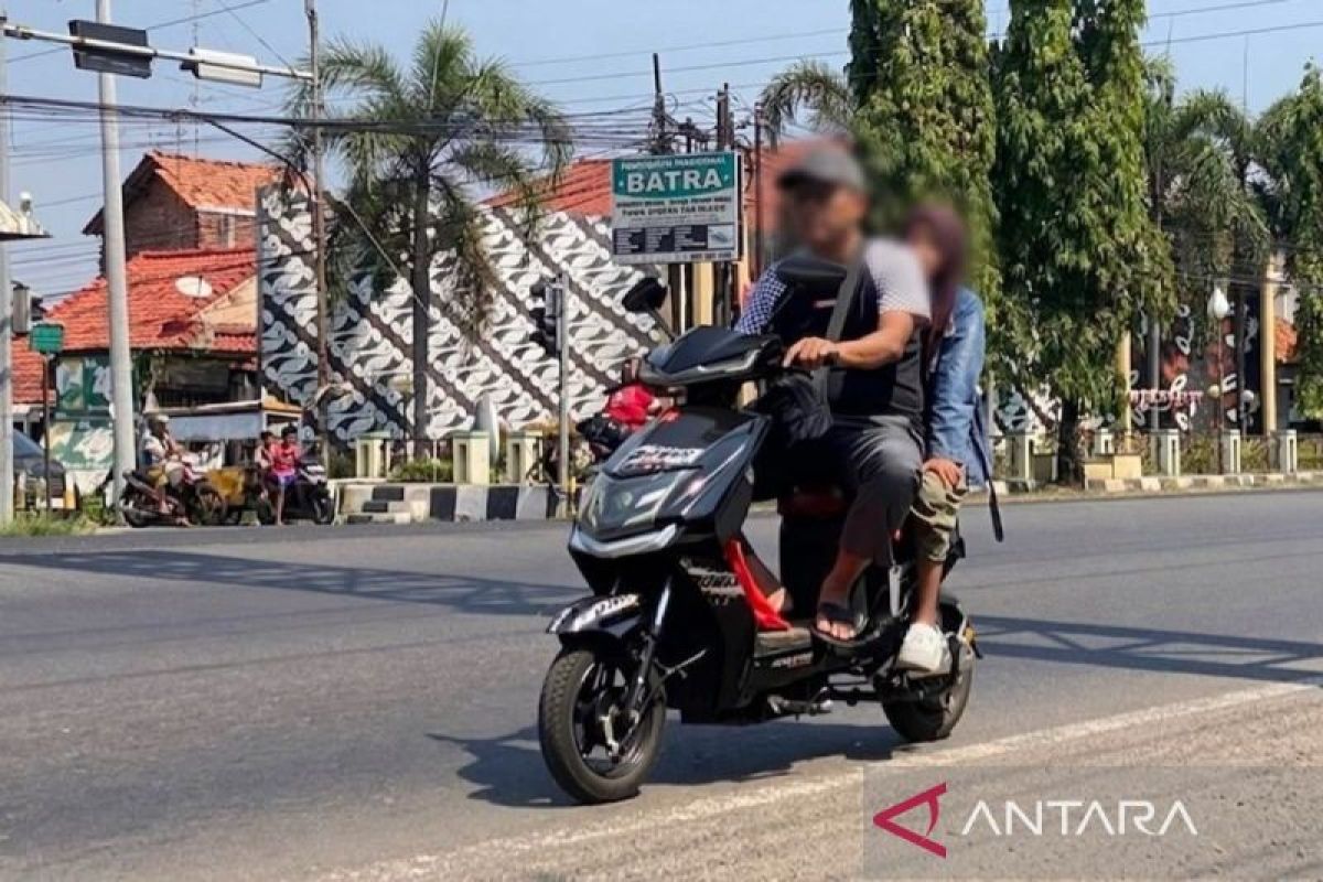 Dishub Batang edukasi masyarakat keselamatan menggunakan sepeda listrik