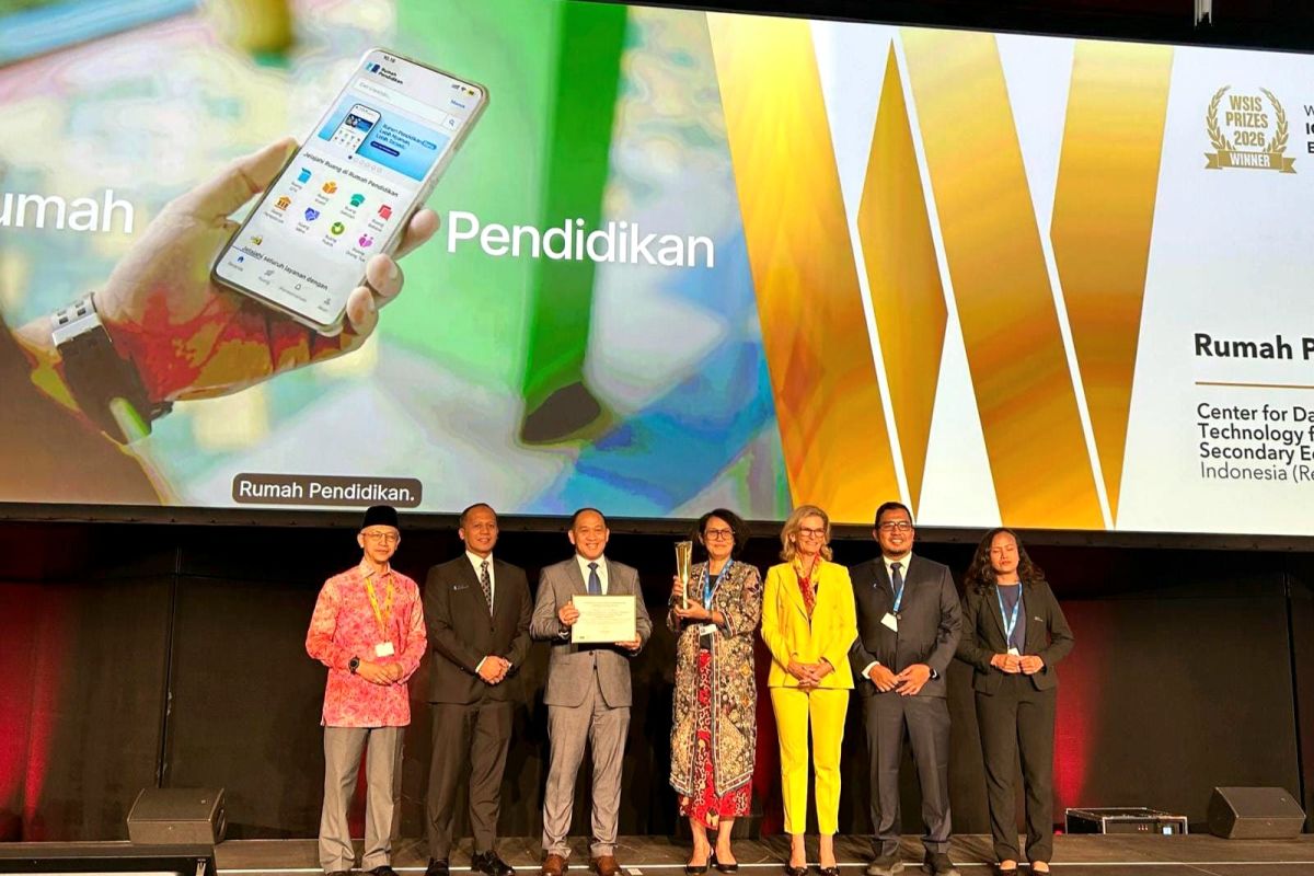 Rumah Pendidikan Raih Juara WSIS 2026: Apakah Ini Bukti Transformasi Digital atau Sekadar Panggung Politik?