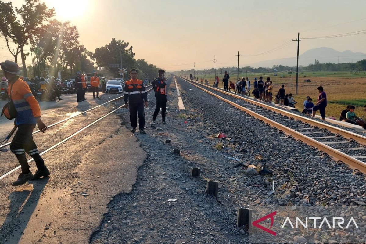KAI Daop 7: Sejumlah perjalanan terdampak usai laka KA Legawa vs truk
