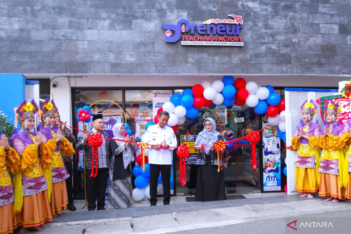 Menakar Proyek 'Link and Match' Pemkot Jaktim: Solusi Pengangguran SMK atau Sekadar Seremonial Kedai Kopi?