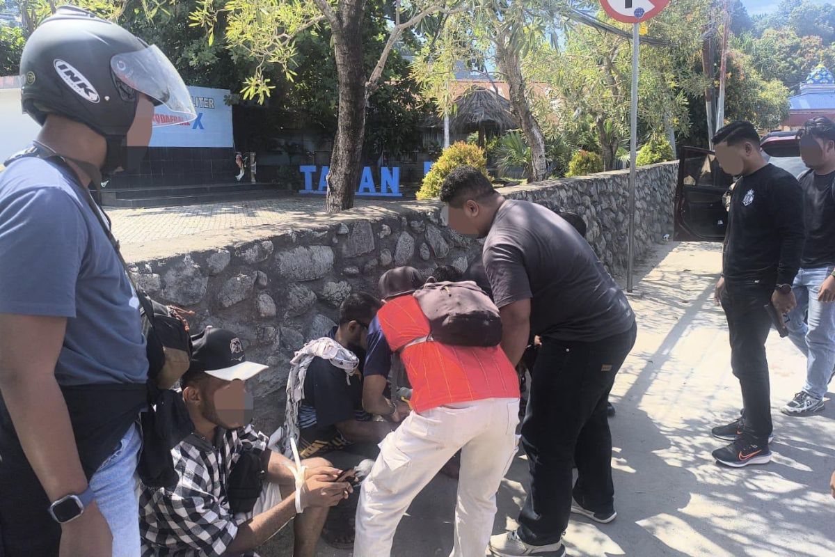 Satgas Damai Cartenz tangkap DPO pemasok senpi ke KKB - ANTARA News Papua Tengah
