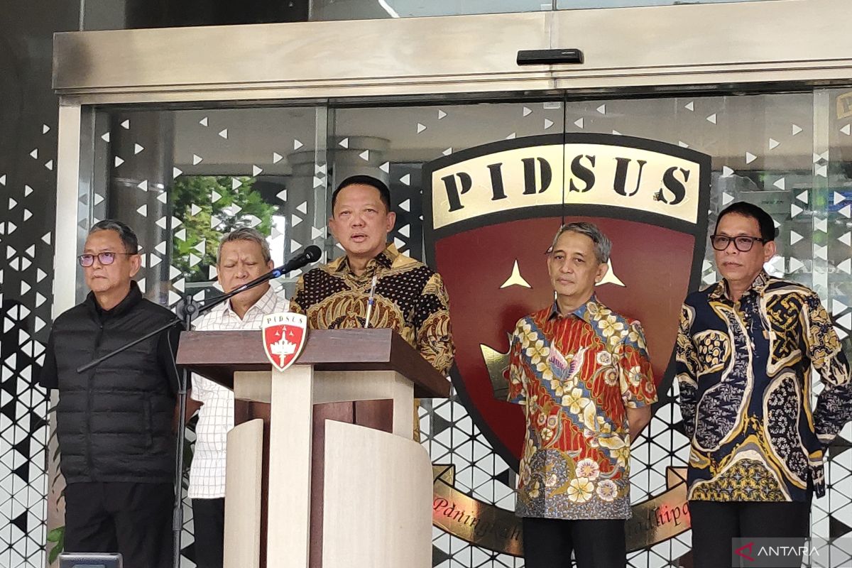 Diisukan mundur, Jampidsus sebut masih terima perintah bekerja