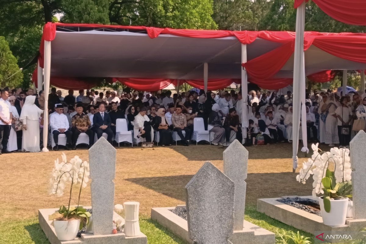 Pemakaman Rachmat Gobel: Parade Politik di TMP Kalibata Mengundang Sorotan