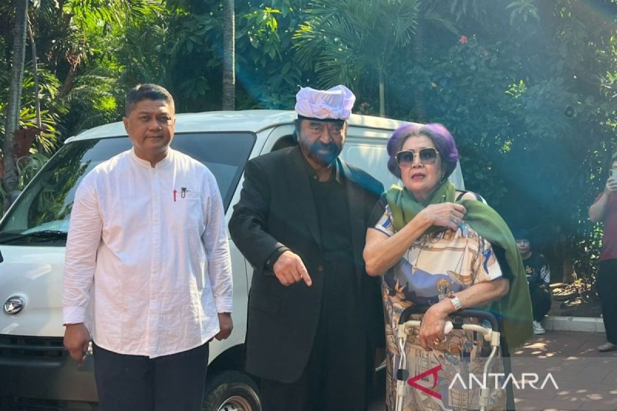 Ketua Umum NasDem Surya Paloh takziah ke rumah Duka Rachmat Gobel