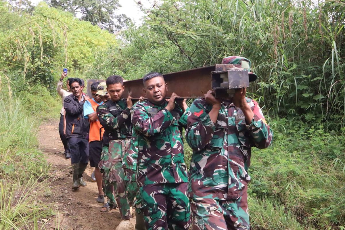 TNI bangun jembatan bailey hingga jembatan gantung di Gayo Lues, Aceh