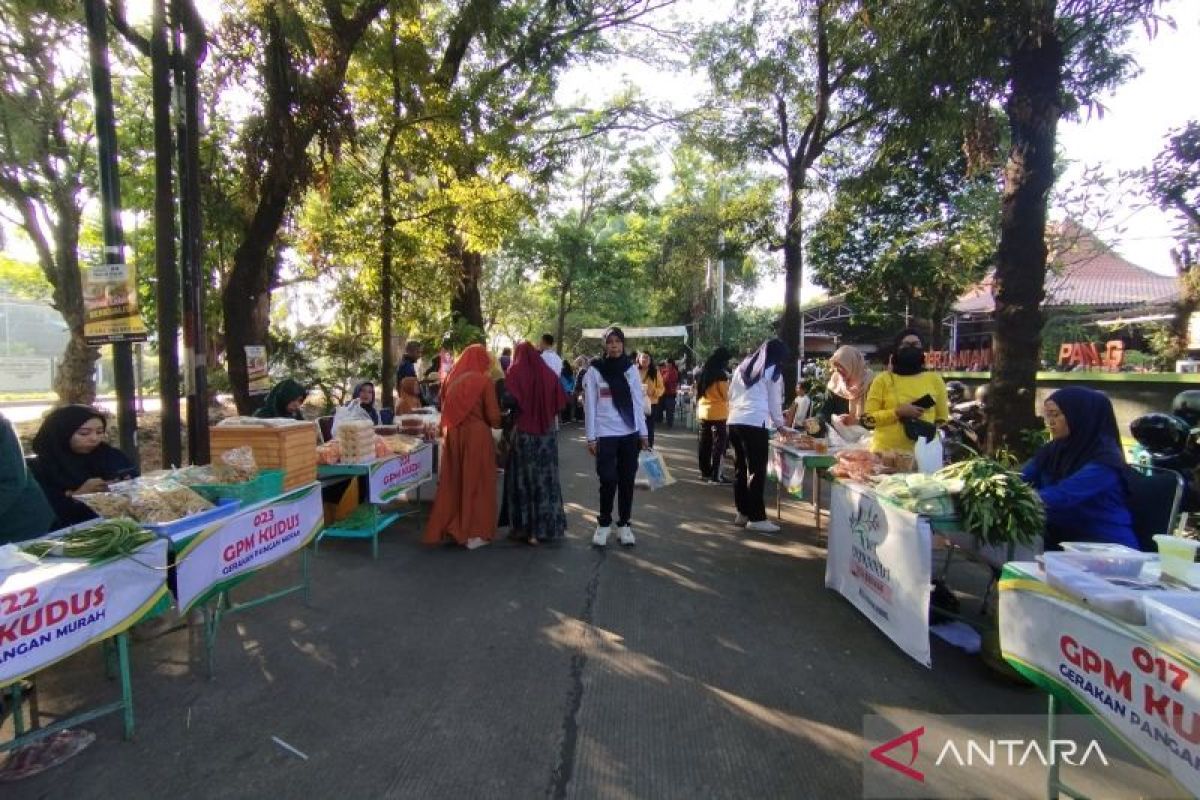 Kudus gelar pasar murah menyediakan 5 ton komoditas beras untuk stabilisasi harga