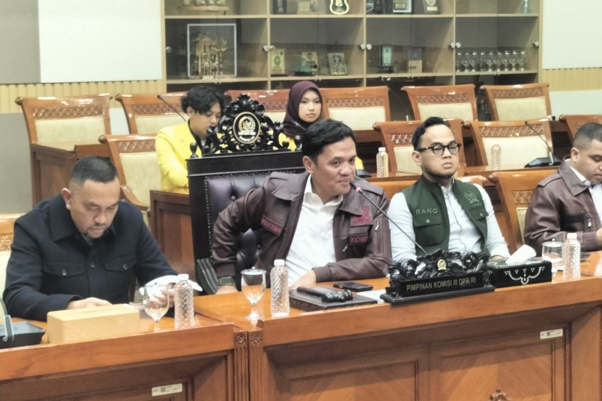 Skandal Emas dan Valas Eks Jampidsus: Komisi III Bentuk Panja, Mengawal atau Mengamankan?