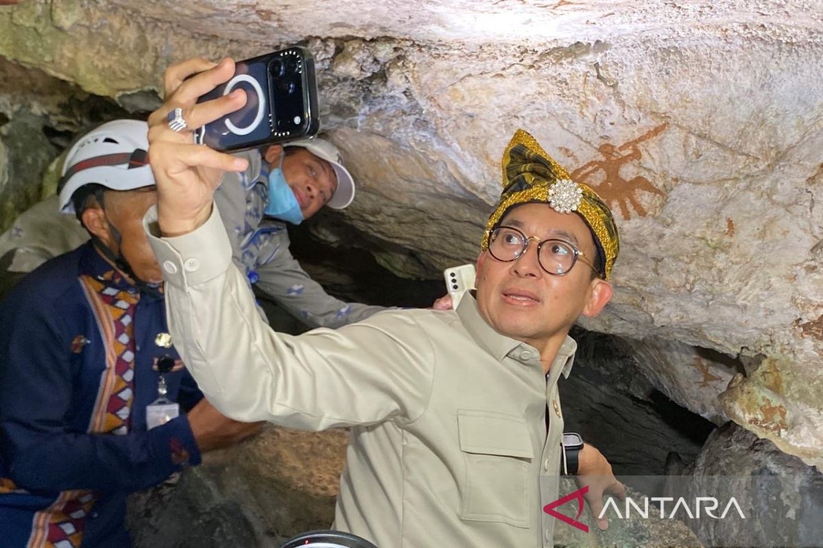 Fadli Zon Gencarkan Edukasi Ketat di Situs Prasejarah Liangkabori: Ancaman Vandalisme Mengancam Lukisan Cadas 67.800 Tahun