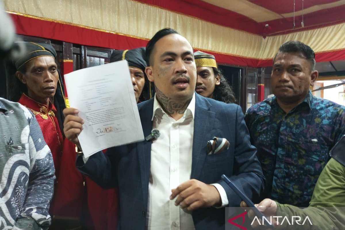 Bupati Gowa Sitti Husniah Talenrang: Sidang Pansus Hak Angket, Laporan Polisi, lan Perang Narasi sing Nggambarake Retakna Kredibilitas DPRD
