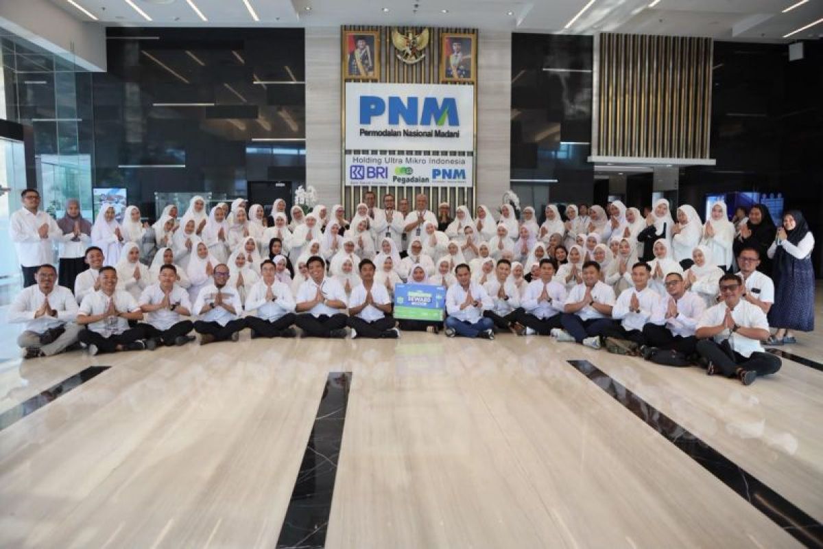 102 Karyawan PNM Menuju Baitullah: Apresiasi Spiritual yang Melezakan atau Strategi Branding? <em>Analisis Mendalam tentang Program Employee RewardUmrah</em>
