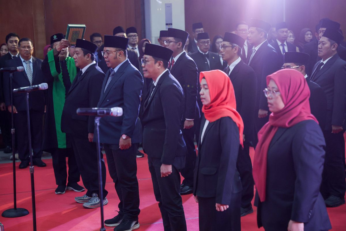 Mutasi Pejabat ing Surabaya: Sinyal Tegas Ngalawan Pungli ing Sentra Wisata Kuliner