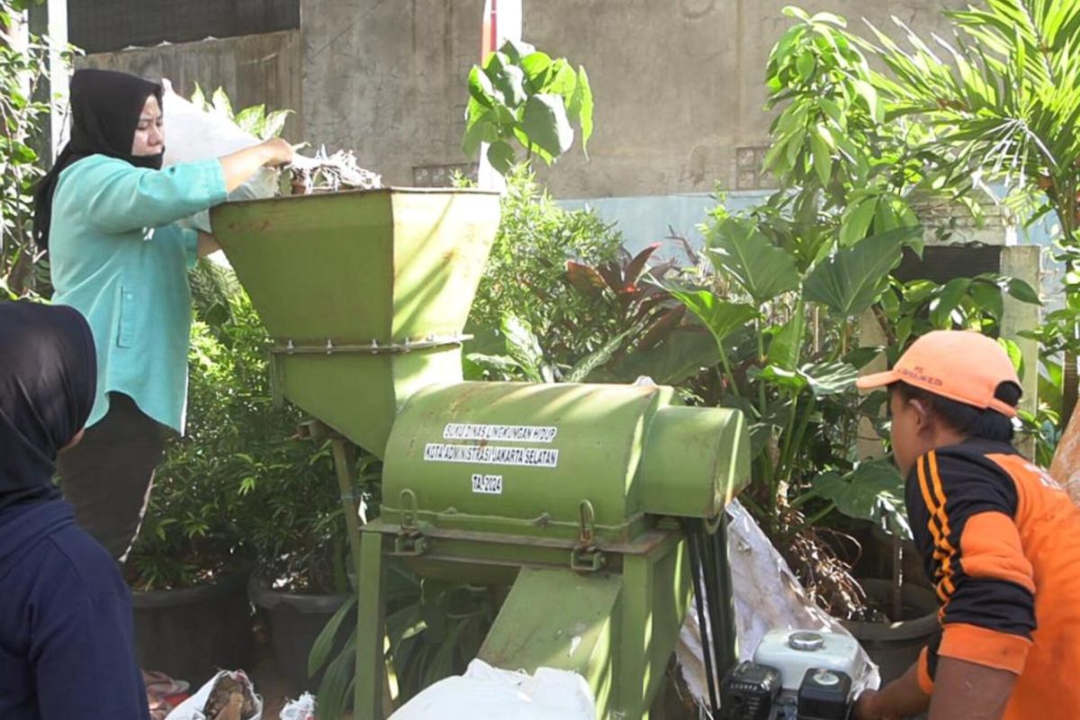 Kebayoran Lama Kidul Geura Ngawangun 56 Tempat Ngolah Sampah Organik: Naha Ieu Mangrupa Impian Badag atawa Cuma Panggung Héjo Wungkul?