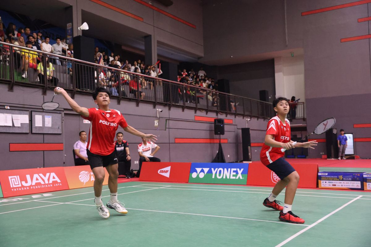 Pasangan ganda putra Indonesia, Kenzie jeung Léo, sanggup ngungkulan sagala tekanan jeung ngarebut gelar juara dina ajang Jaya Raya Junior 2026.