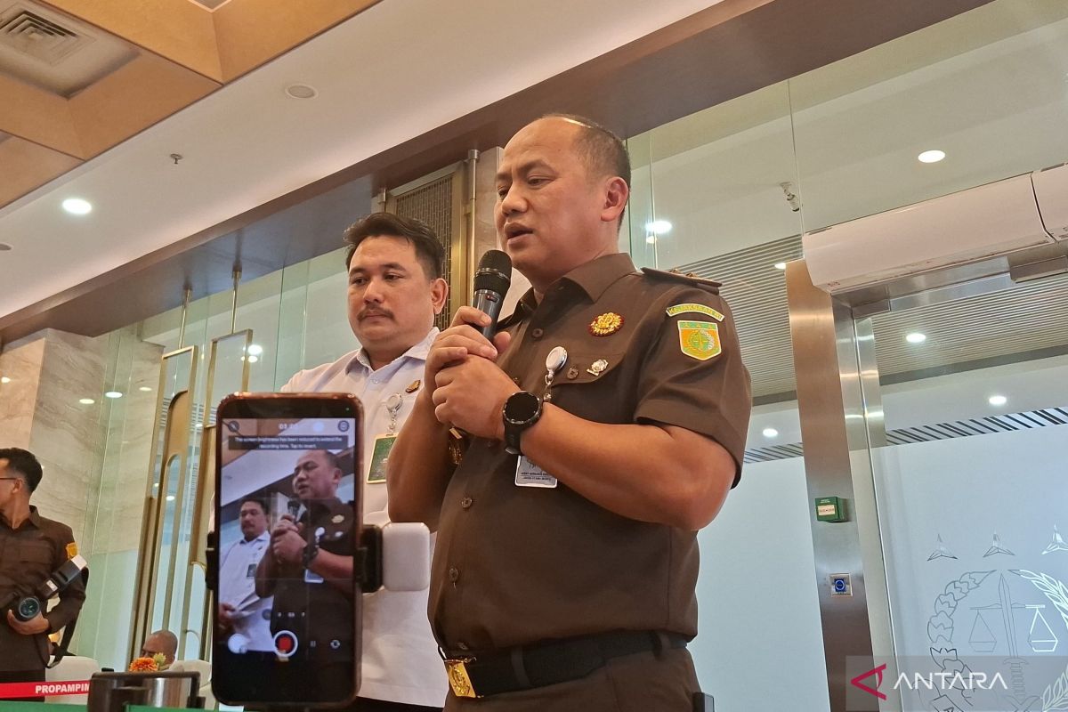 Kejagung bantah isu eks Jampidsus umrah usai jadi tersangka