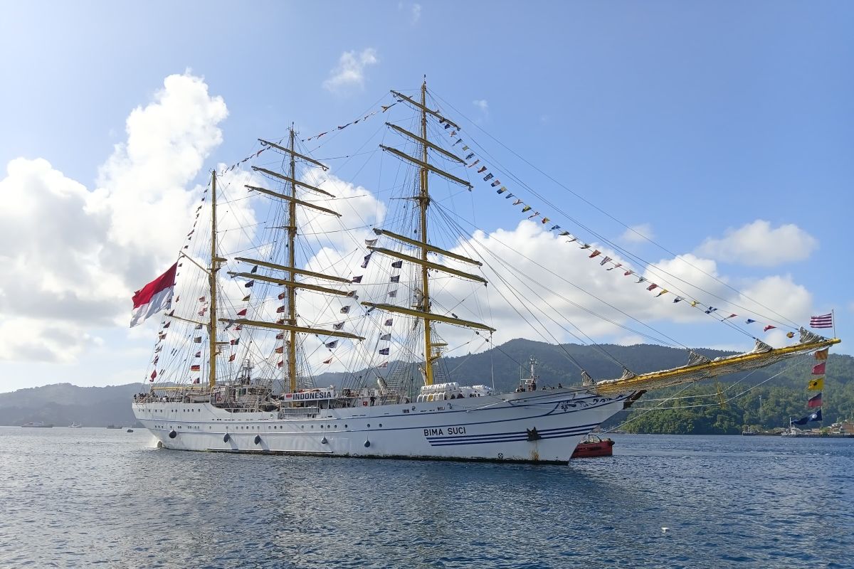 KRI Bima Suci Sandar di Bitung: Simbol Diplomasi Maritim atau Panggung Propaganda Militer?