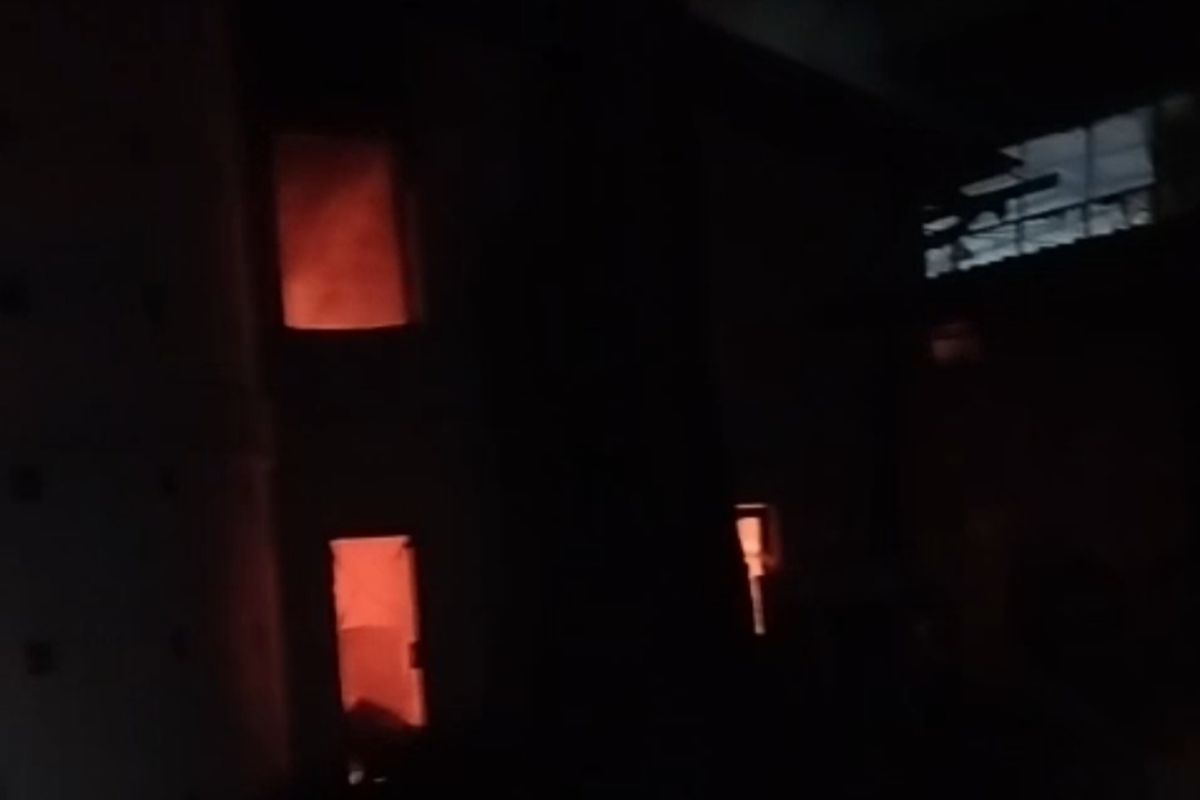 Kantor Agribisnis di Cengkareng Ludes Terbakar: Misteri Penyebab Api Masih Jadi Tanda Tanya
