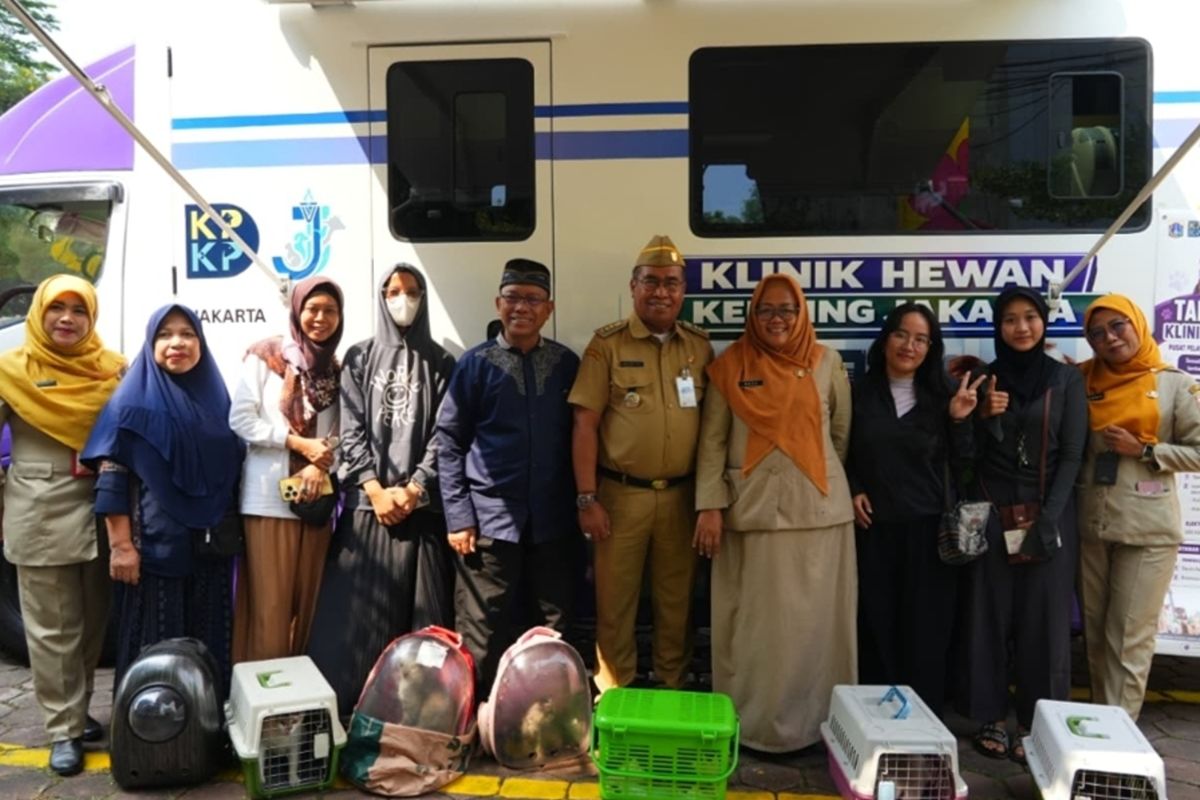 Tinggi permintaan, Jakbar hadirkan mobil klinik hewan di Kebon Jeruk