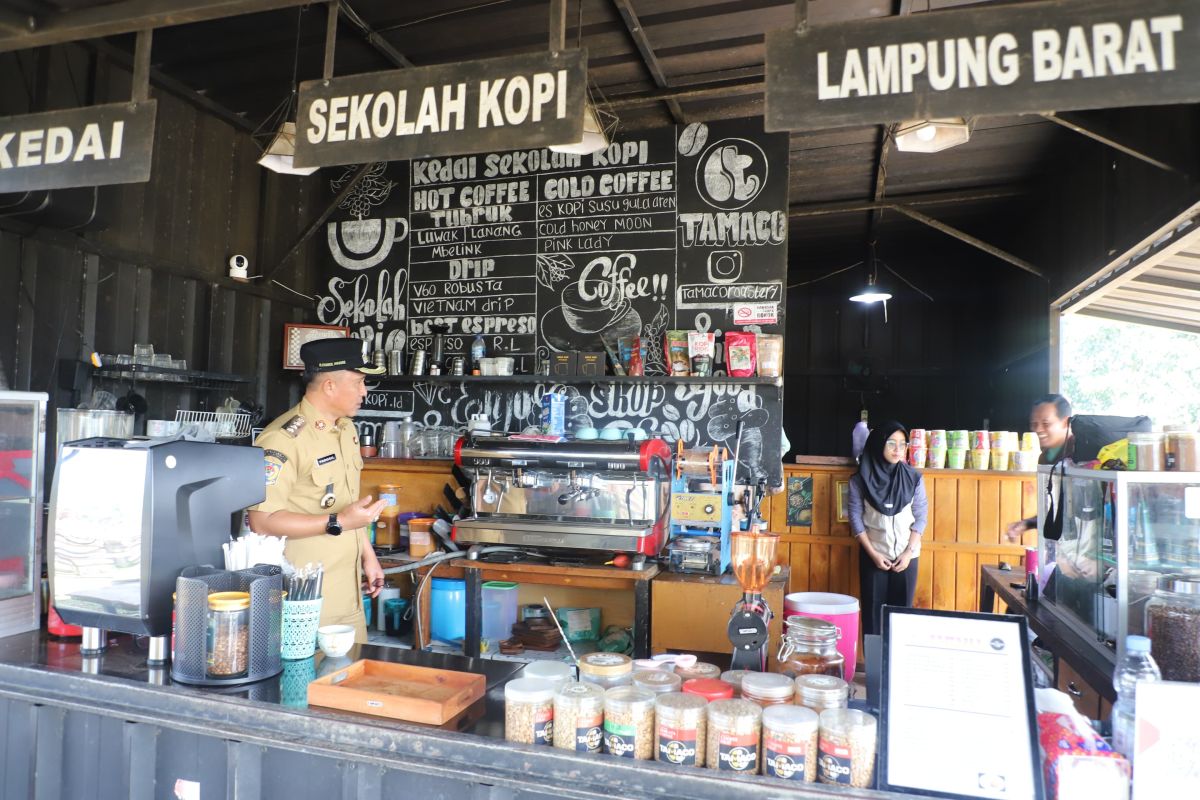 Bupati Lampung Barat Desak Inovasi Sekolah Kopi: Janji Besar, Tantangan Nyata