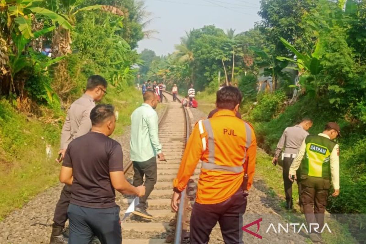 Tragedi Rel Kereta di Cianjur: KAI Daop 2 Desak Warga Jauh dari Jalur, Tapi Apa Sudah Cukup?