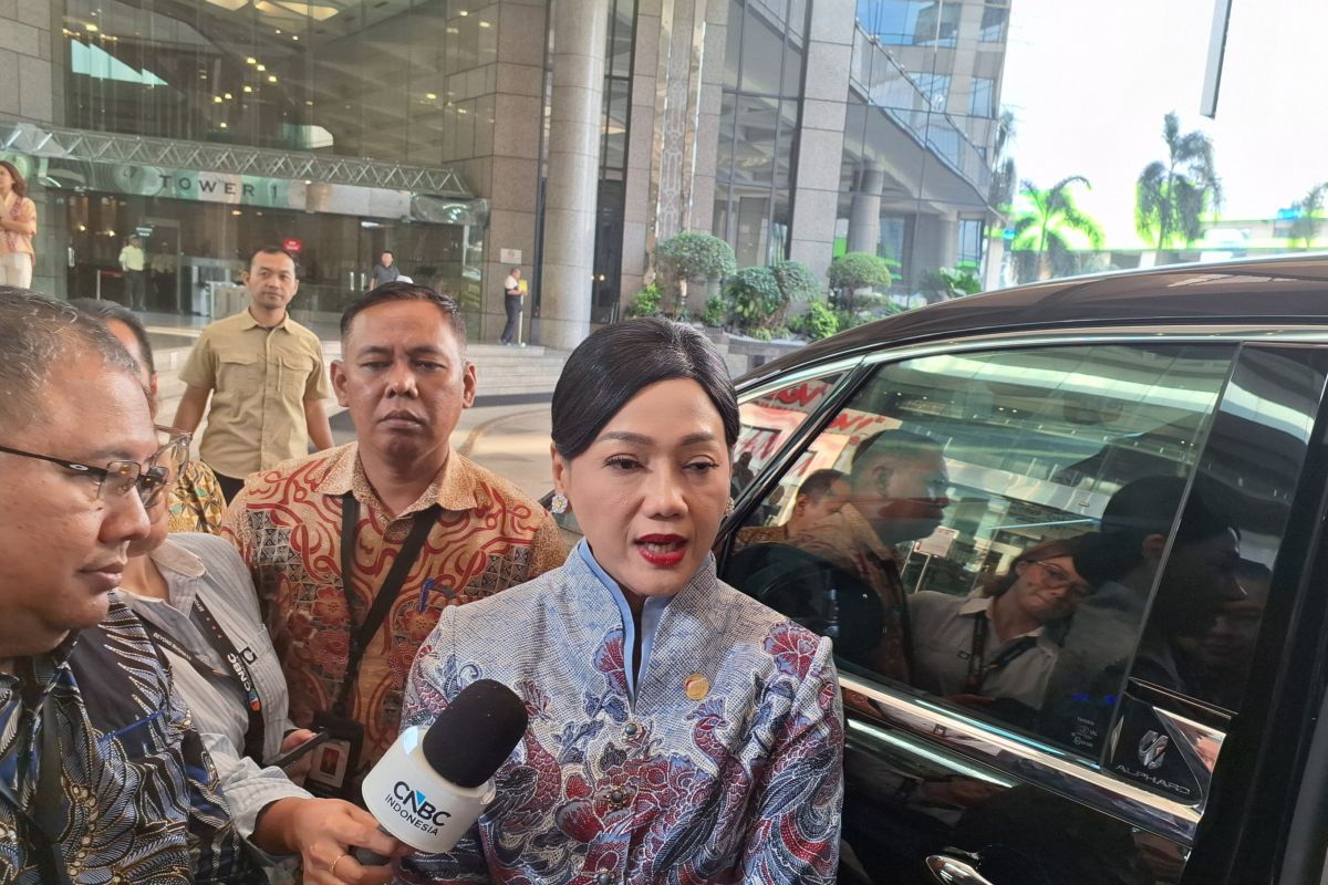 OJK siapkan dewan komisioner baru pengawas bursa mineral dan komoditas