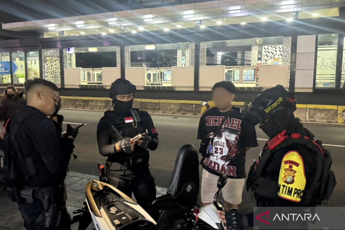 Polisi bubarkan aksi balap liar di Pulogadung