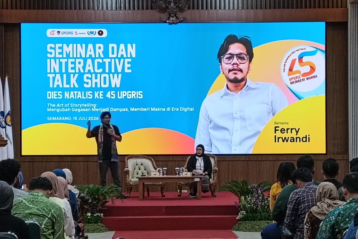 Ferry Irwandi mengajak mahasiswa UPGRIS kuasai seni bercerita di era digital