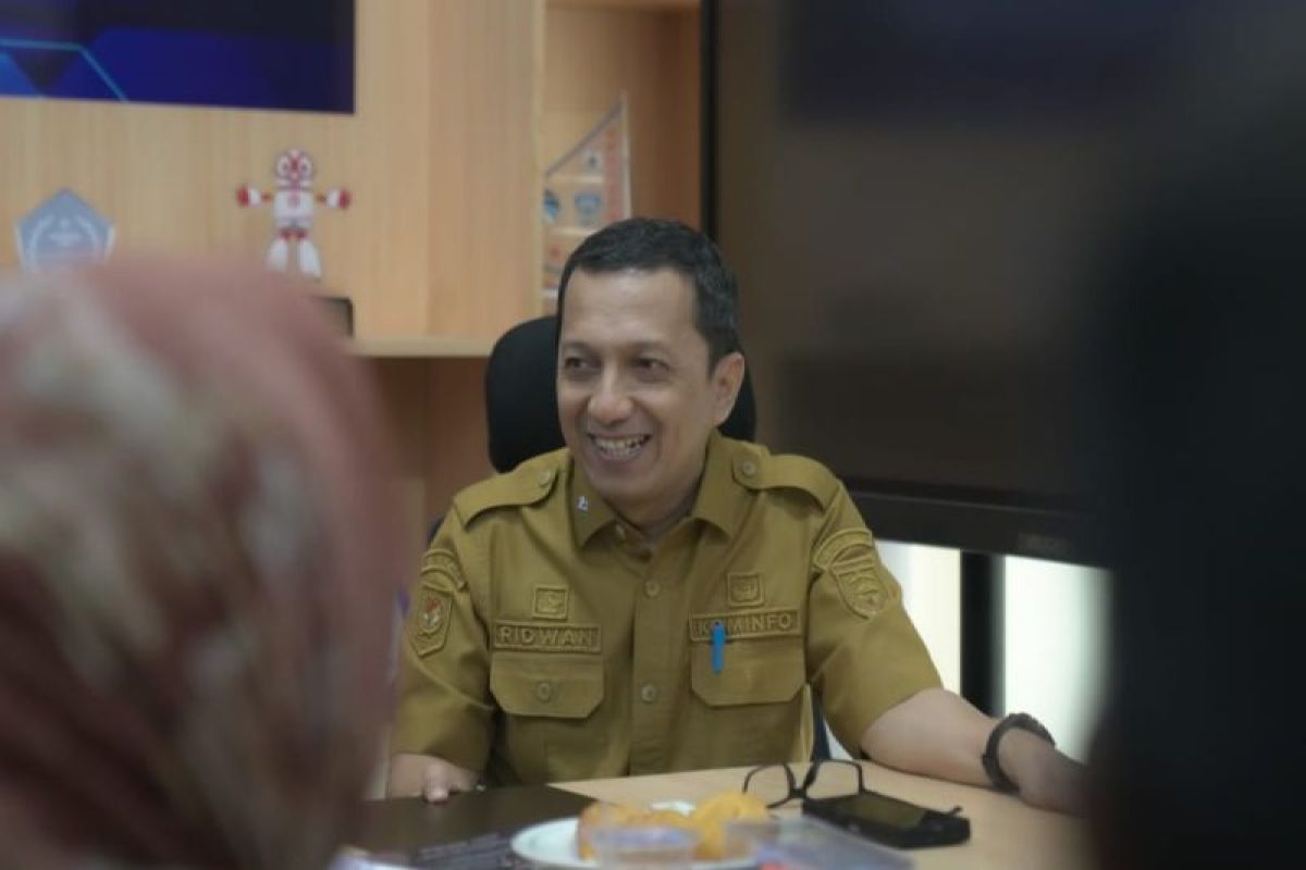 Diskominfo Sulbar libatkan pemdes hadirkan internet gratis