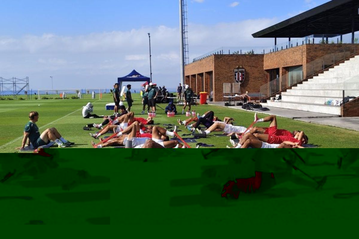 John Herdman sanjung performa Mitchell Baker saat sesi latihan - ANTARA News Gorontalo