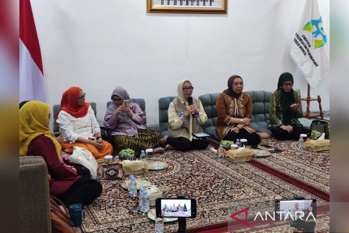 Hari Anak Nasional, 150 anak jalanan dan pemulung tur Istana Negara