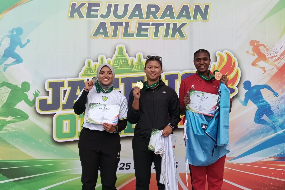 Atinna pecahkan rekornas lempar lembing di Semarang