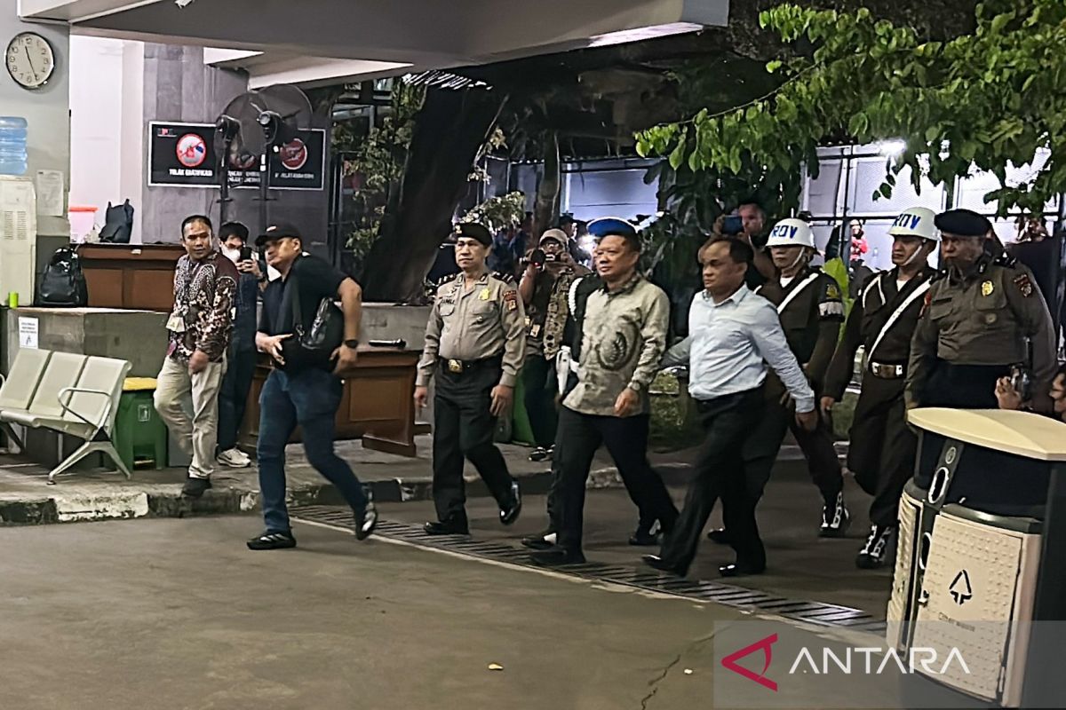 Eks Jampidsus Febrie tiba di Rutan KPK tanpa pakai rompi tahanan