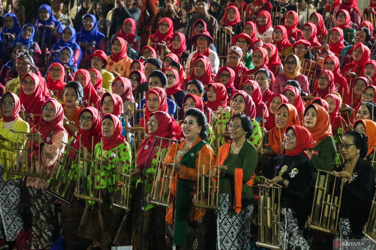 Peringatan Hari Kebaya Nasional di Yogyakarta