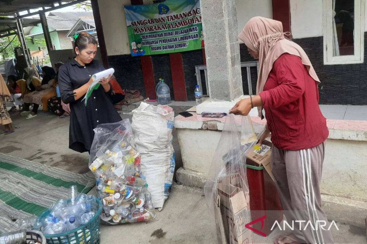 Pemkab Bekasi klaim bank sampah daerahnya terbanyak Indonesia