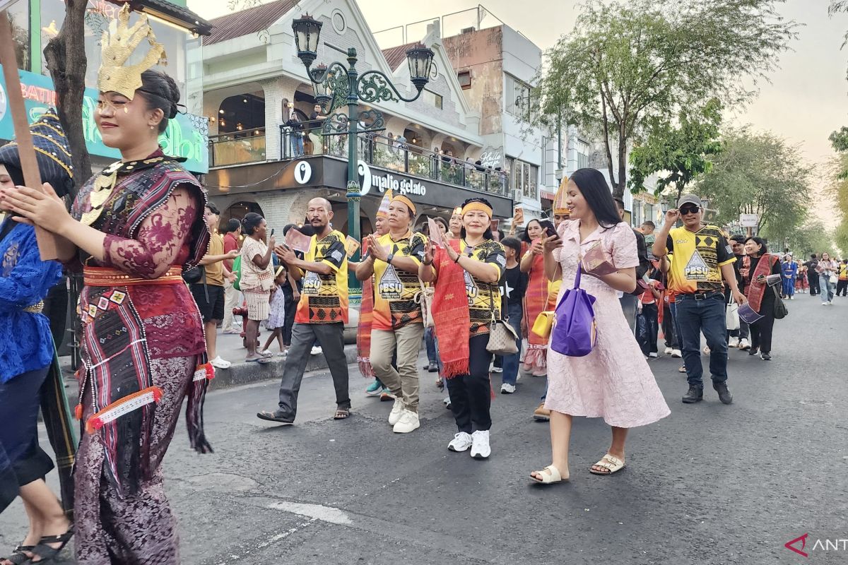 Usung toleransi, warga perantau Sumut gelar pawai budaya di Malioboro