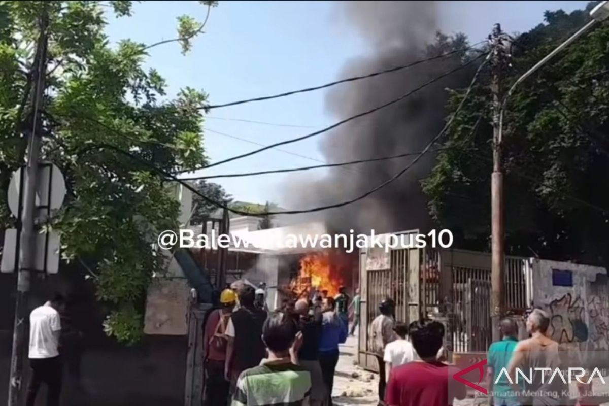 Polisi konfirmasi tak ada rumah ibadah dirusak saat bentrokan Menteng