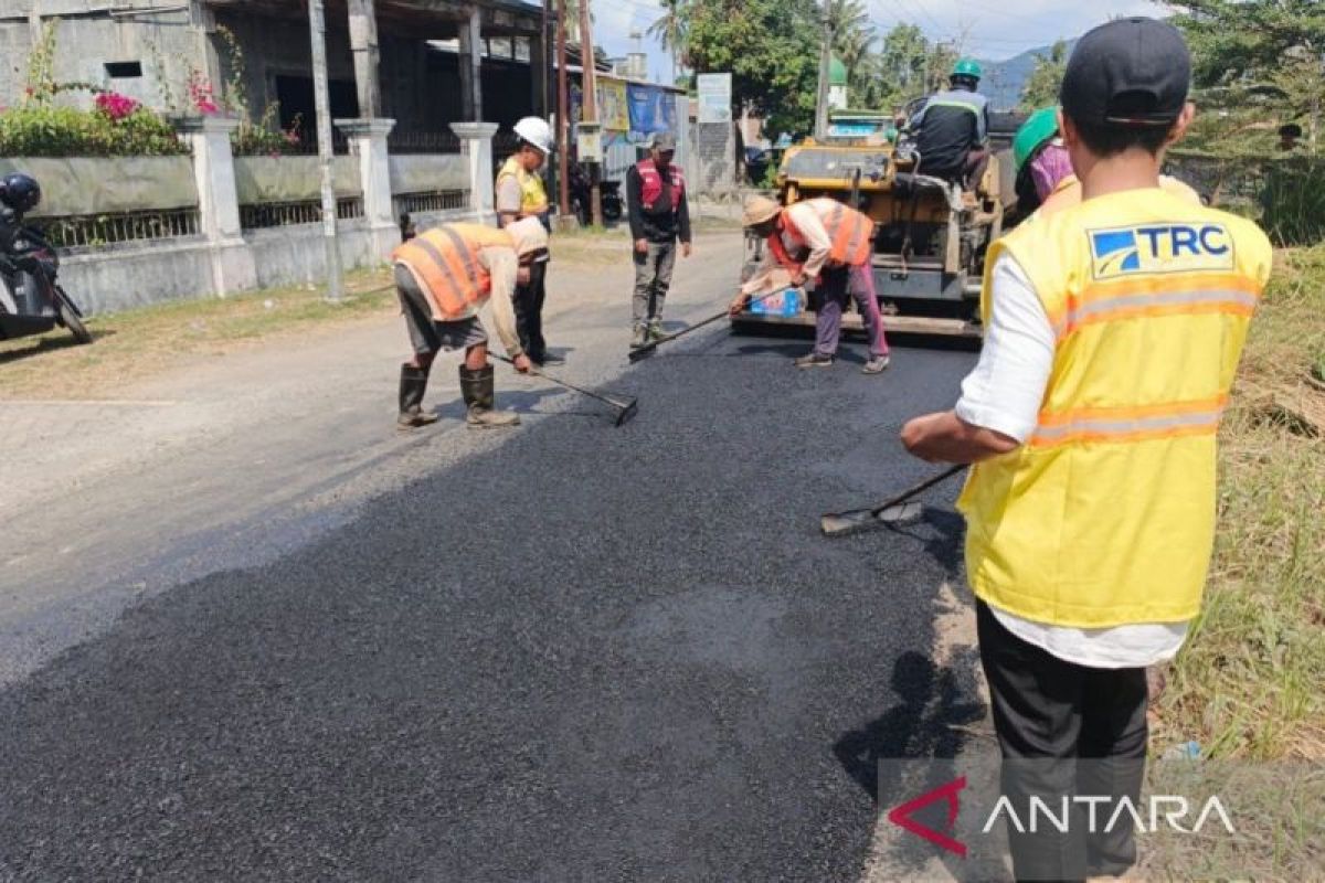TRC Infrastruktur NTB mulai memperbaiki jalan Kediri-Kuripan
