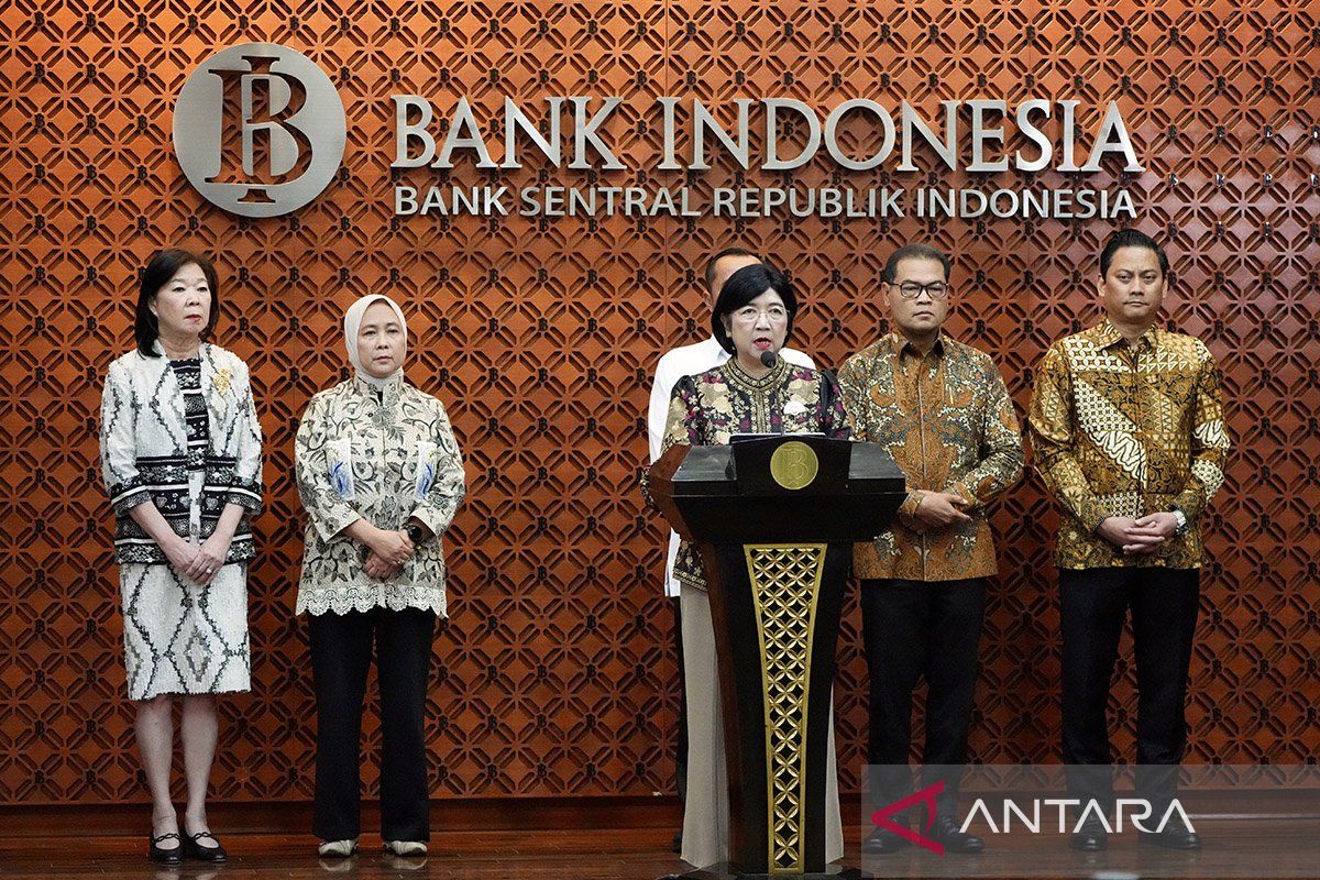 Destry: Kepemimpinan BI tetap kolektif kolegial usai Perry mundur