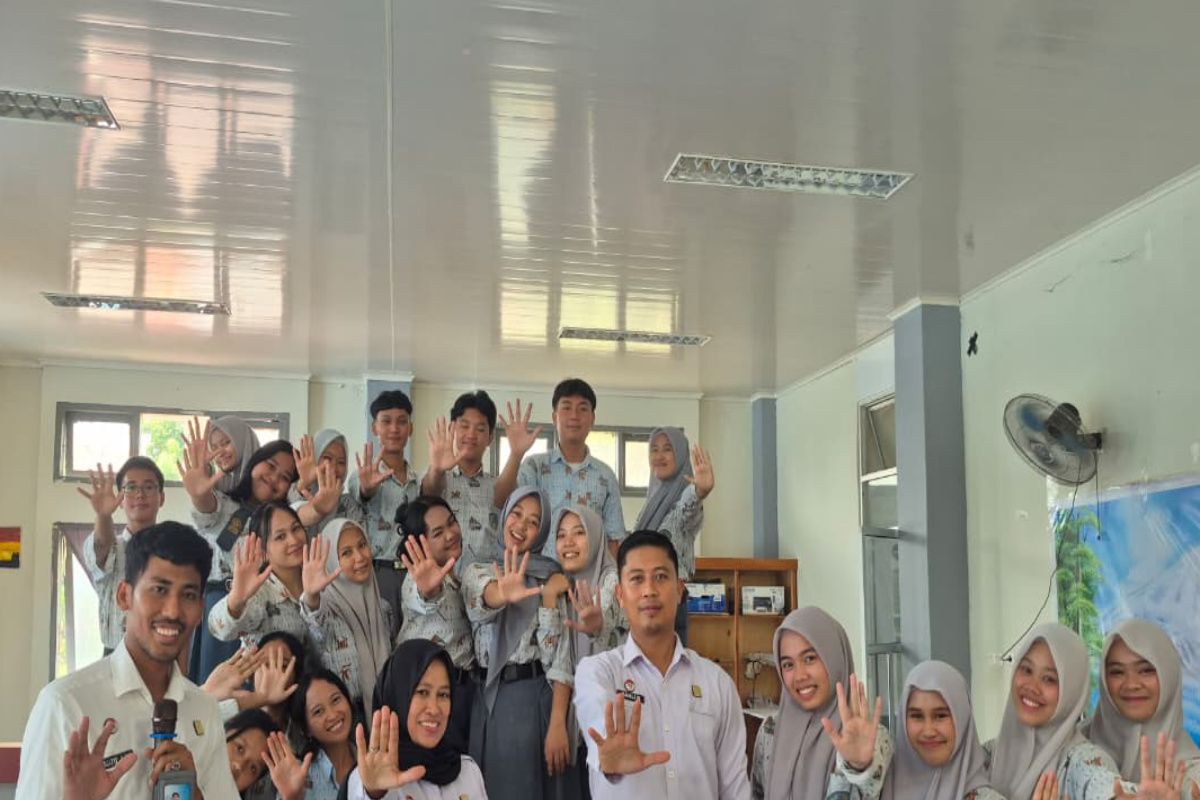 Kemenkum Sulbar edukasi hukum siswa SMA di Mamuju