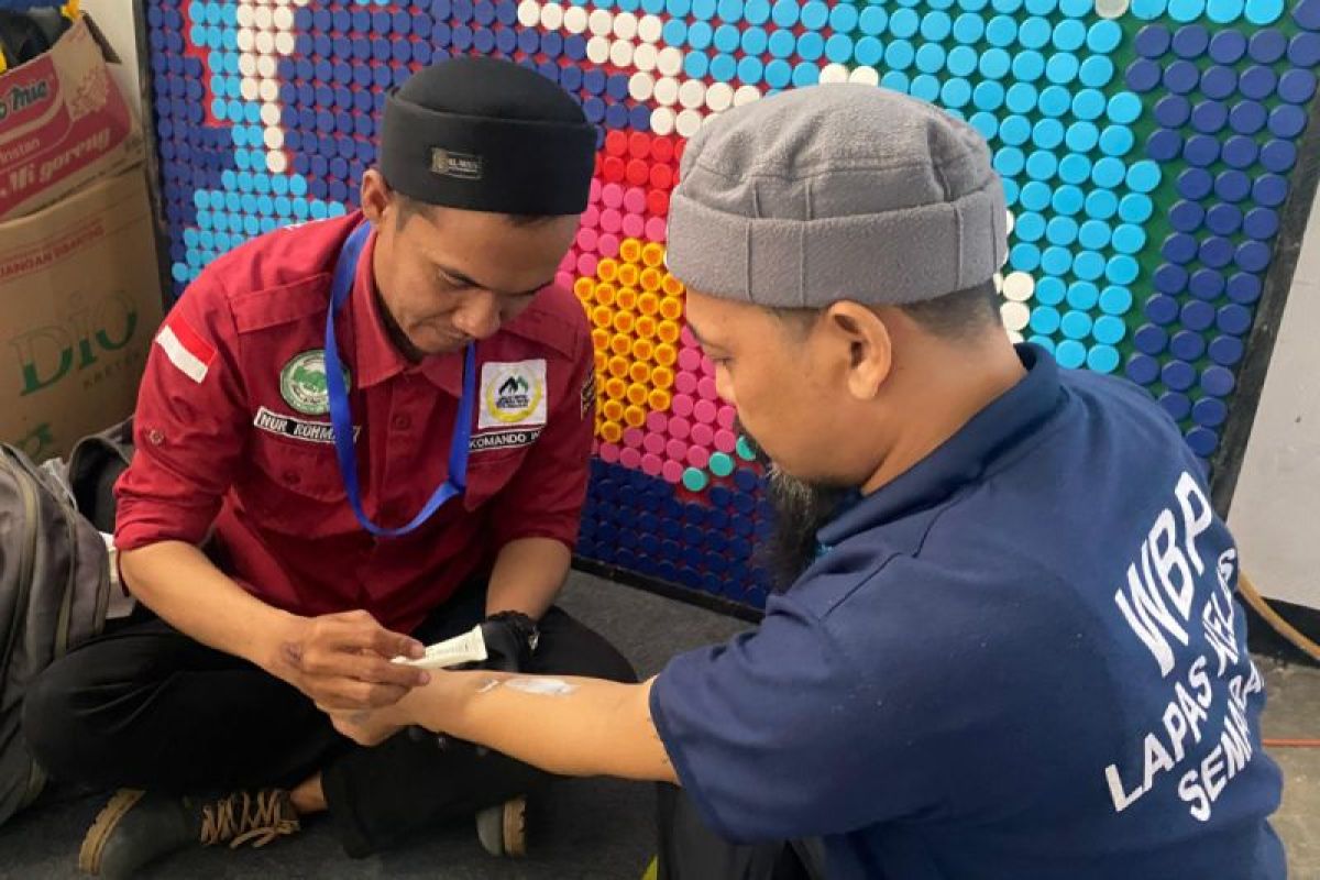 Tujuh napi Lapas Semarang hapus tato