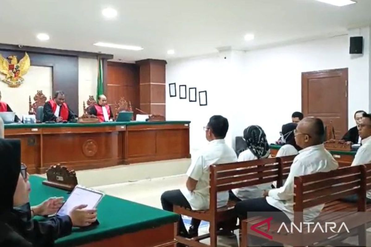 Lima terdakwa kasus nanas jalani sidang perdana