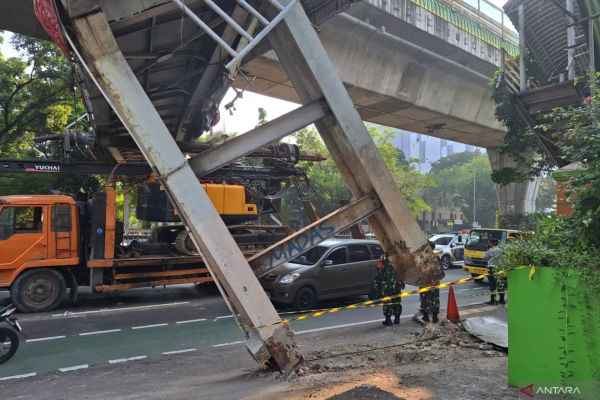 Pejalan kaki minta 30 JPO di Jakarta diaudit standar Kementerian PU
