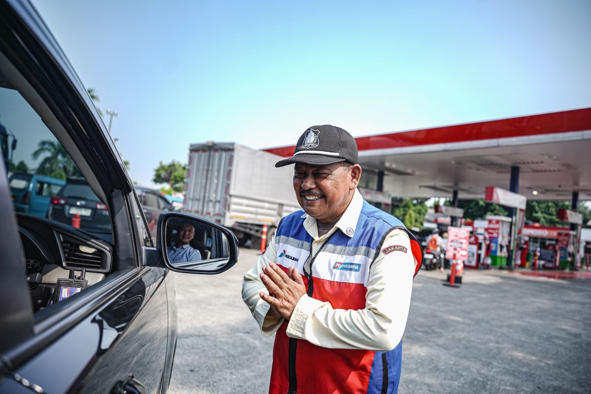 Senyum Hasan, sang jaga kenyamanan pelanggan di SPBU Pertamina - ANTARA News Banten