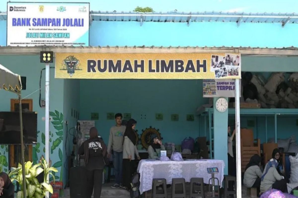 PLN ubah sampah jadi penghasilan warga lewat Bank Sampah Jolali