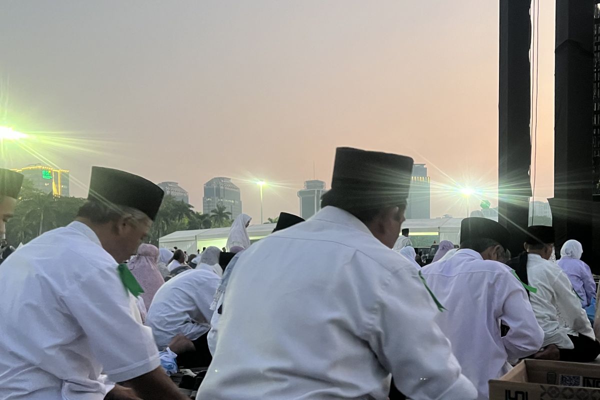 Dari pendidikan hingga pemberantasan korupsi, doa warga di Monas