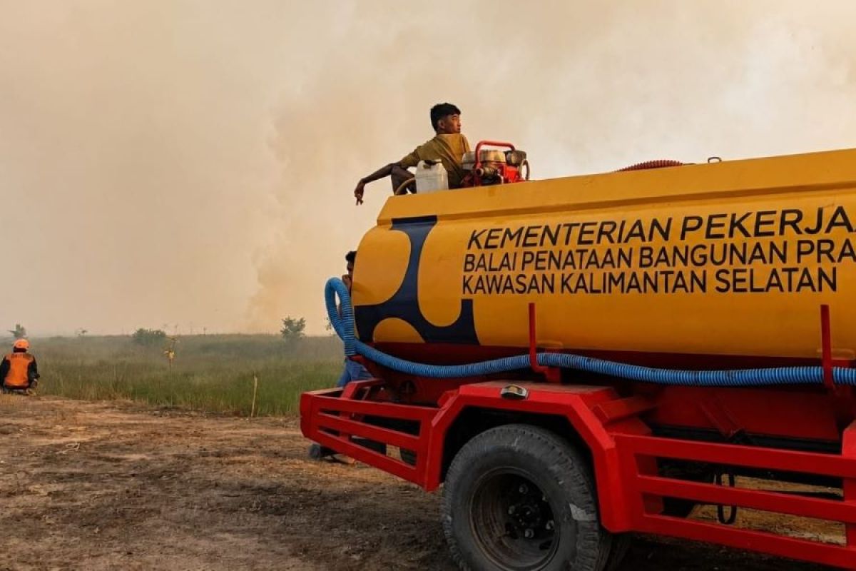 Karhutla Kalsel capai 381 kejadian, Kementerian PU perkuat pasokan air