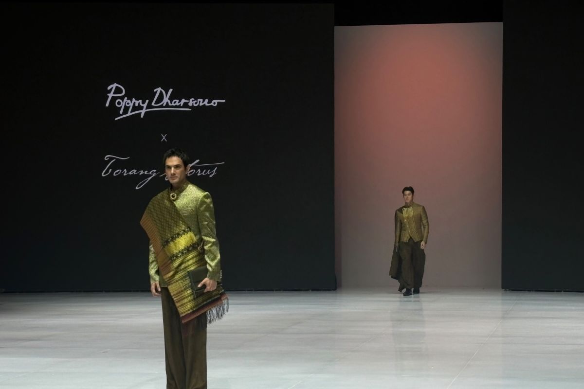 Desainer nilai perajin kain ulos makin berinovasi