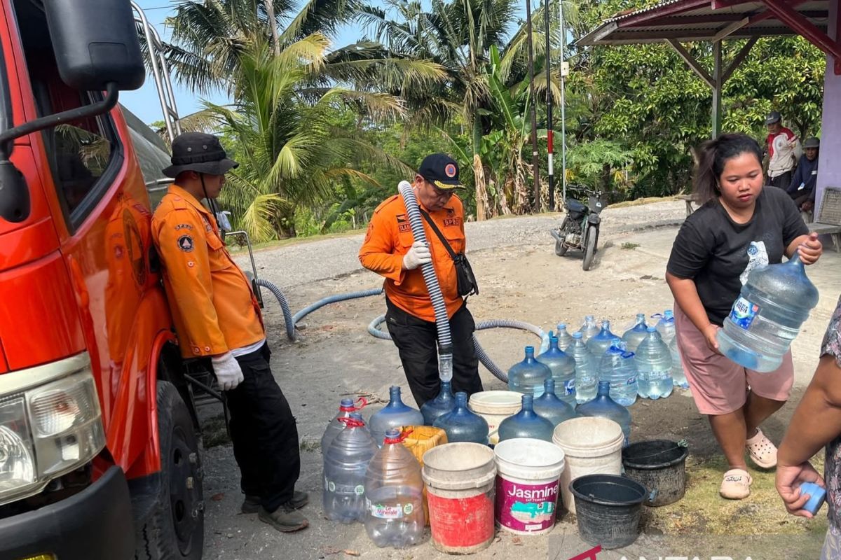 BPBD Cianjur salurkan 30 ribu liter air bersih di wilayah selatan