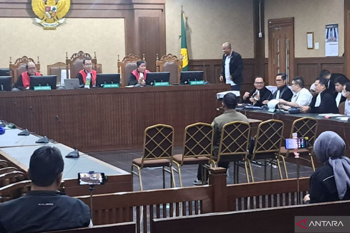 Dua terdakwa kasus LPEI serahkan 172 alat bukti aliran dana pihak lain