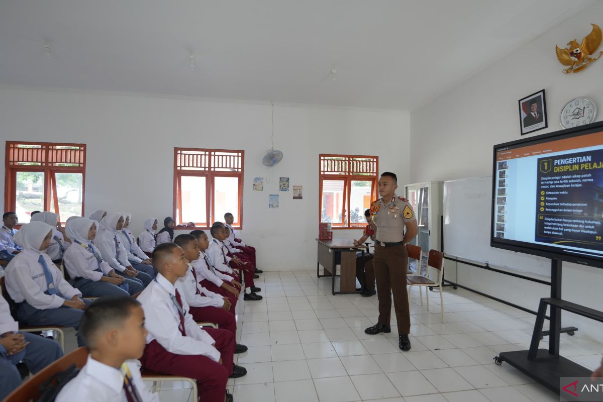 Polda Sumsel terjunkan Taruna Akpol bina pelajar Sekolah Rakyat