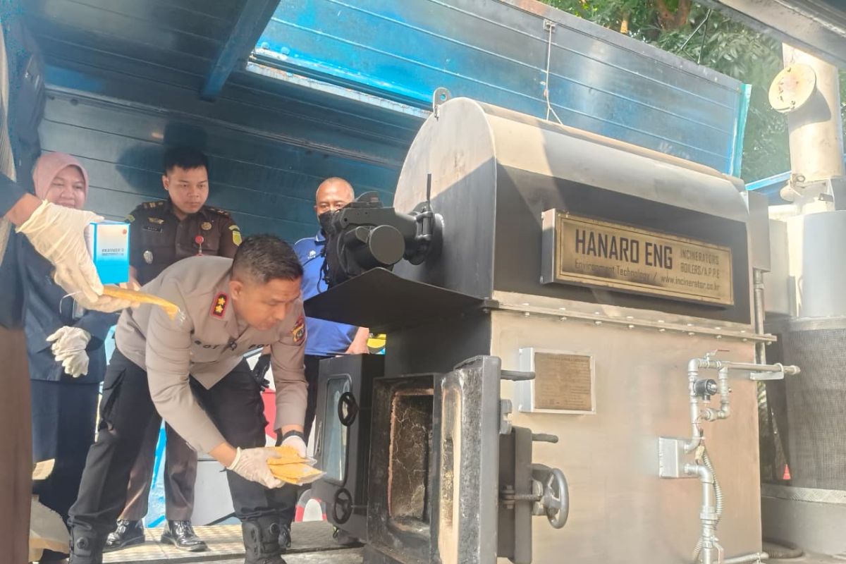 Polres Tangerang Selatan musnahkan 46 juta butir obat keras daftar G
